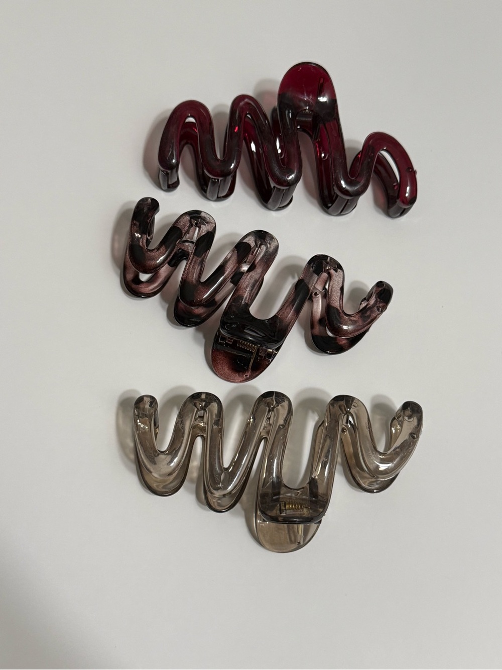 & Other Stories Wave Hair Claw Set - Burgundy, Marble Pink, Smoky Taupe